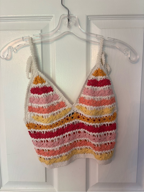 Forever 21 Tops - Crochet Crop Top